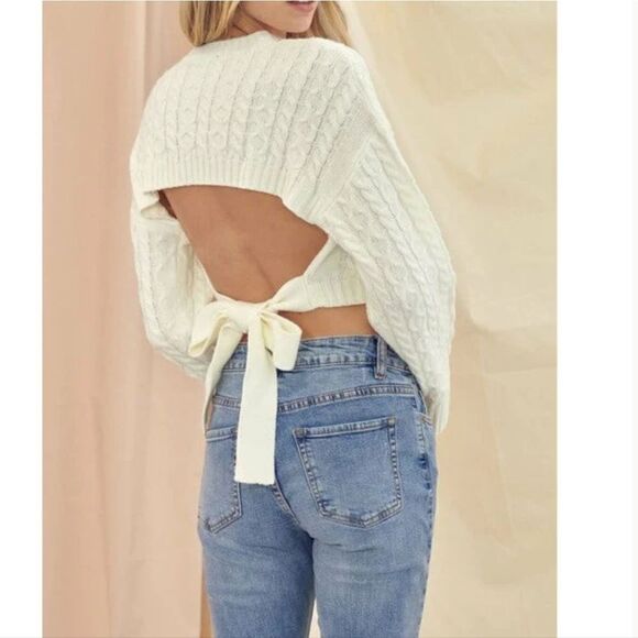 FORE Boutique Open Back Cable Knit Cropped Sweater Medium - Picture 1 of 8
